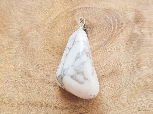 pendentif howlite blanche